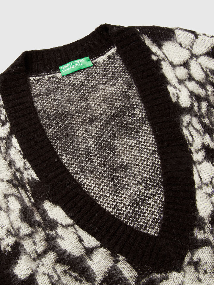 S/L V NECK SWEATER Women image number 7